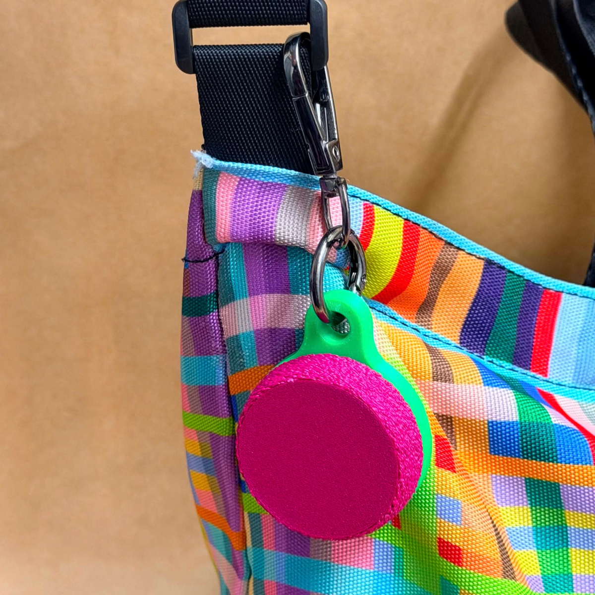DWAYNSKI.3D - Wine/Green - Ring Holder Keychain