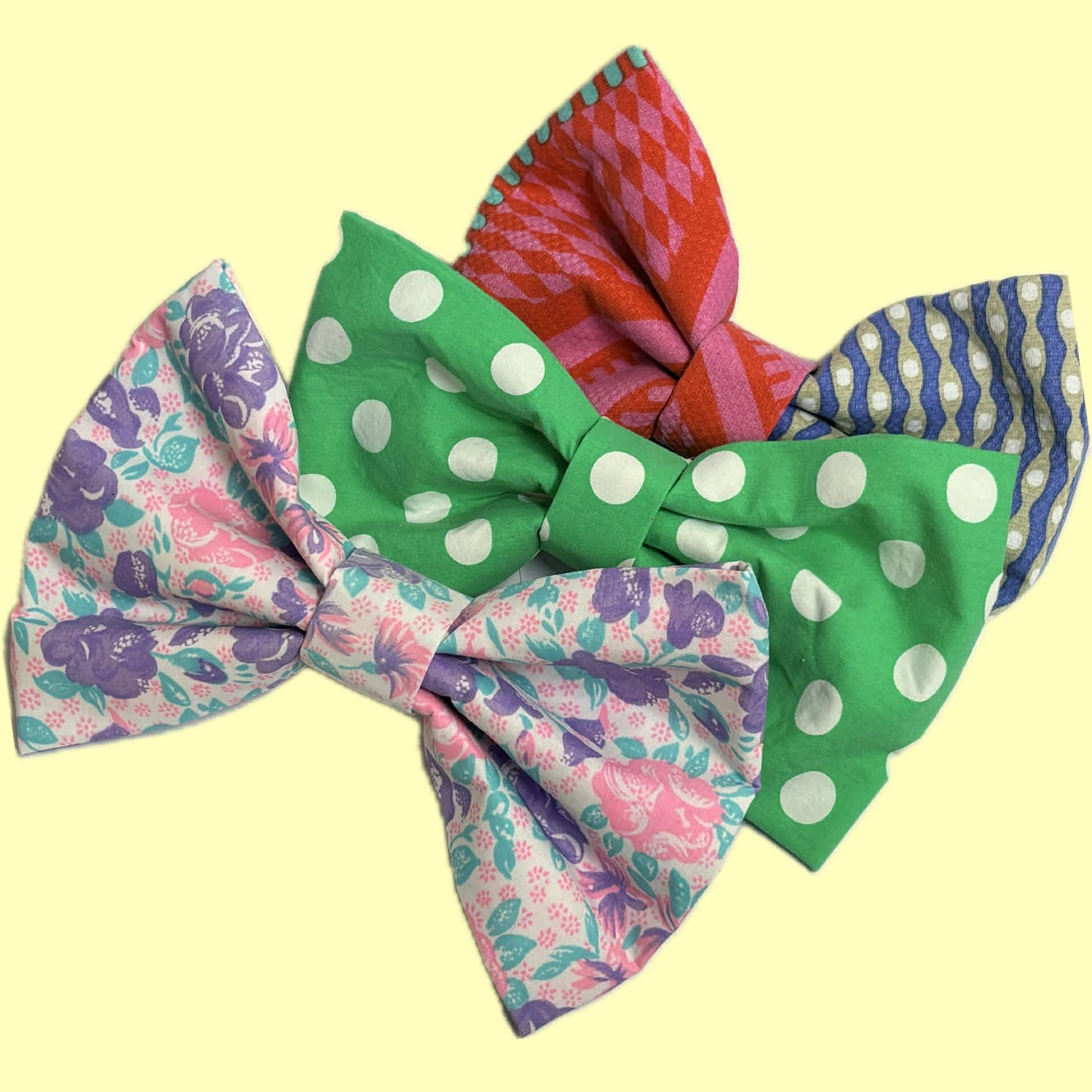 BEAUS AND BANDITS - DOGGY BOW TIE -FLOWERS - X-LARGE