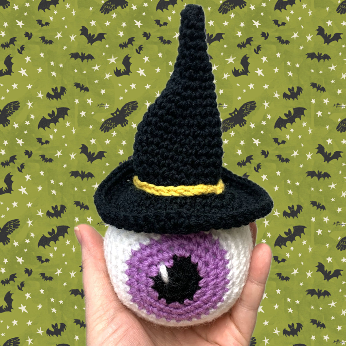 BEAKNITS- "PURPLE EYEBALL"- CROCHETED HALLOWEEN TOY/DECORATION