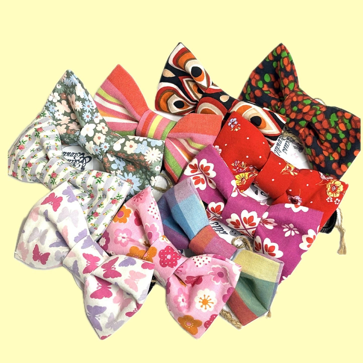 BEAUS AND BANDITS - DOGGY BOW TIE - SPOTTY - MEDIUM