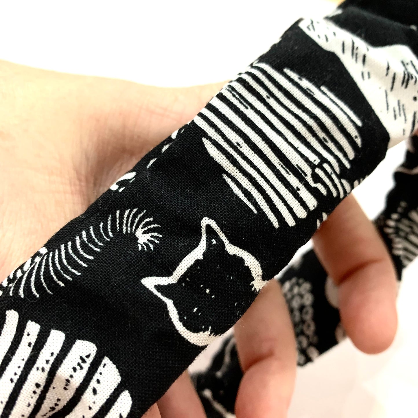 MUMMA WHOOPEE - "Black Cats" REGULAR HALLOWEEN SCRUNCHIE