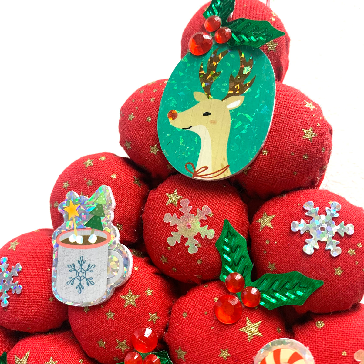 MUMMA WHOOPEE- Small Bottle Top Christmas Tree Wall Hanging- Red Merry Christmas