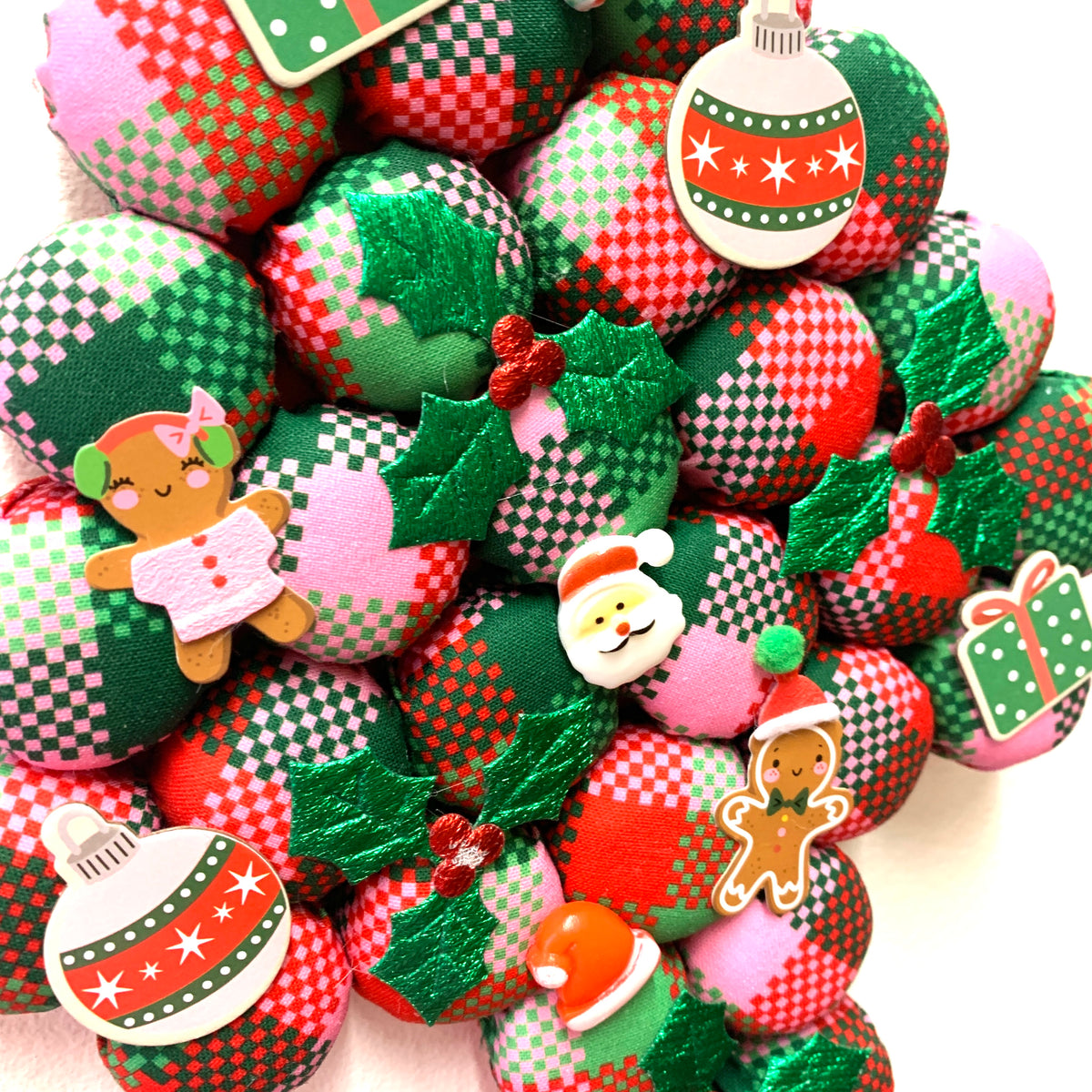 MUMMA WHOOPEE- "PINK PLAID"- SMALL BOTTLE TOP CHRISTMAS TREE WALL HANGING