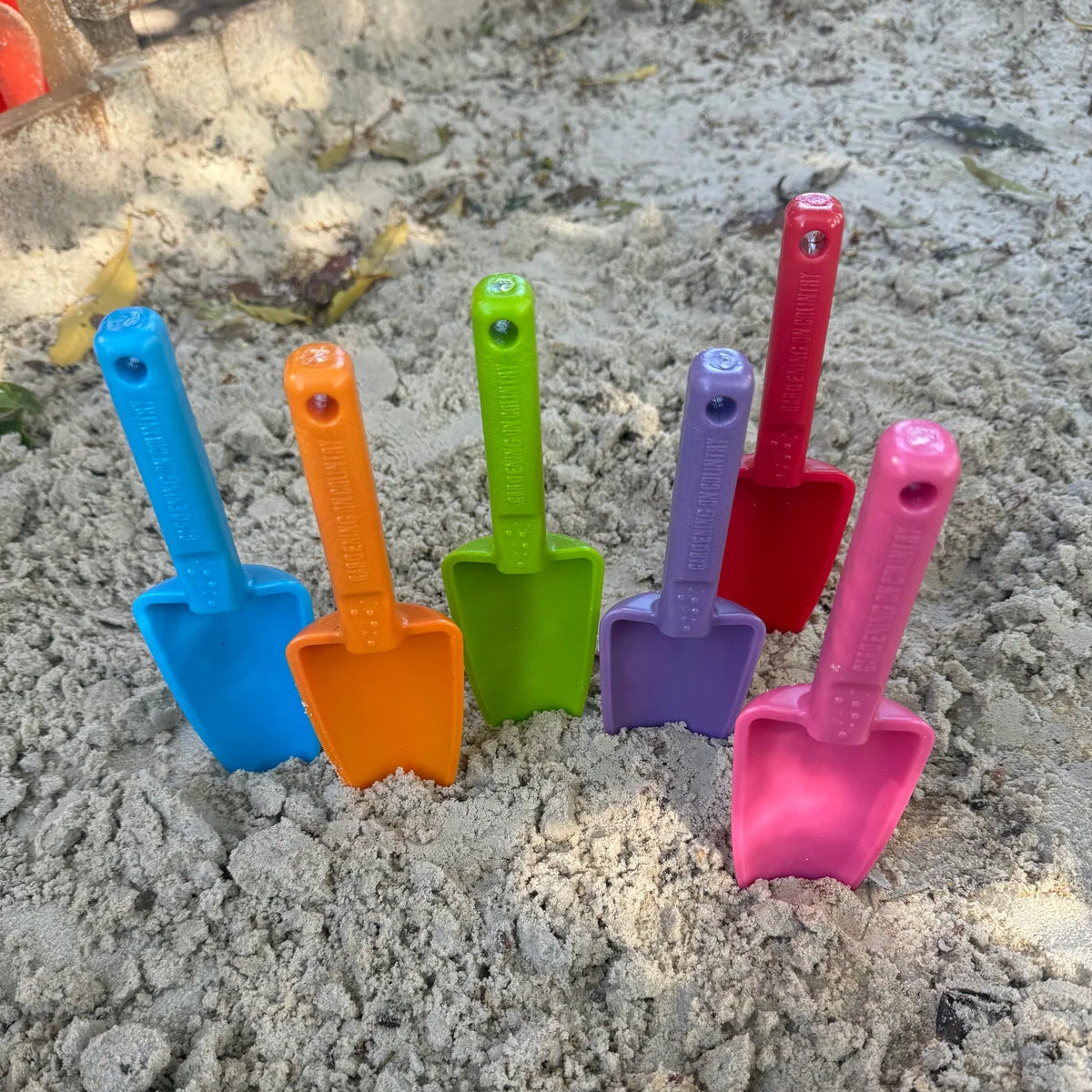 GARDENING ON COUNTRY - Joey Kids Trowel Swan River Purple – Recycled Plastic Kids Garden & Beach Trowel