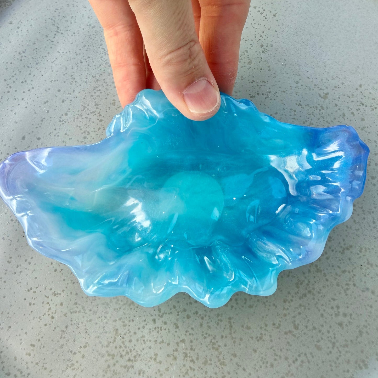 BRENDA STONE ART - Resin Shell Wave Dish