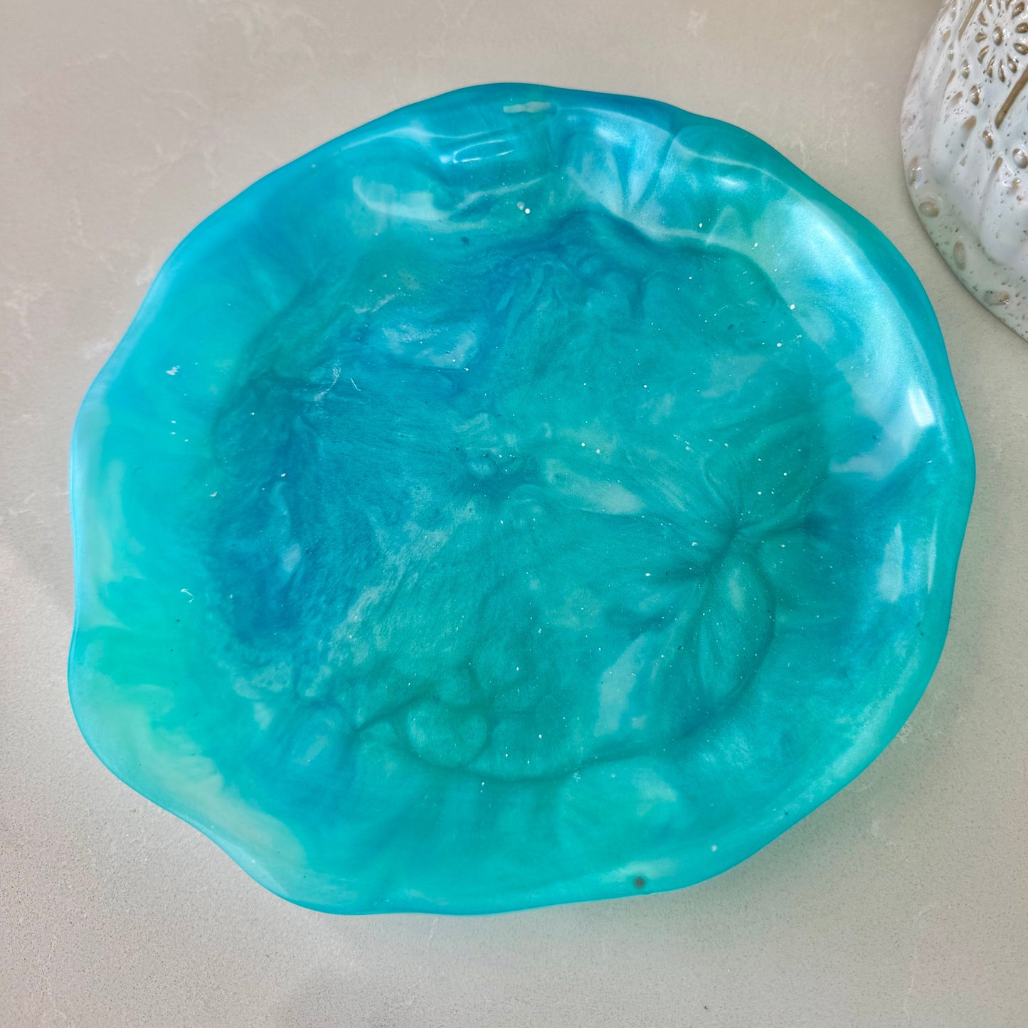 BRENDA STONE ART - Round Rockpool Resin Plate 4