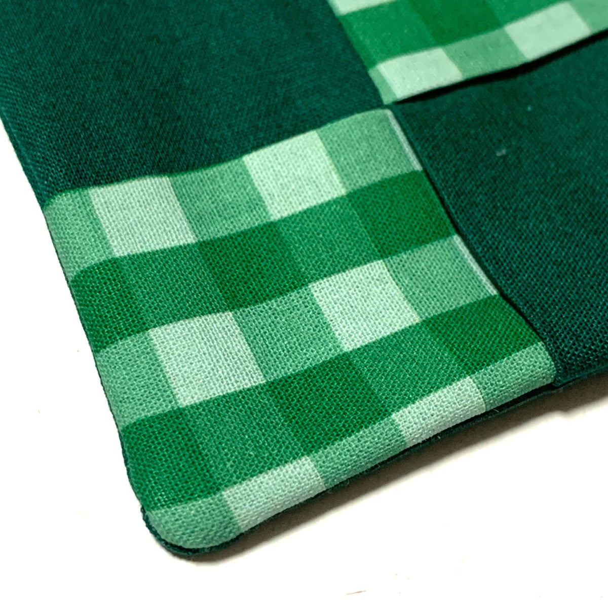MUMMA WHOOPEE- SINGLE CHRISTMAS WINE GLASS SLIPPER/COASTERS- Green Check and Green