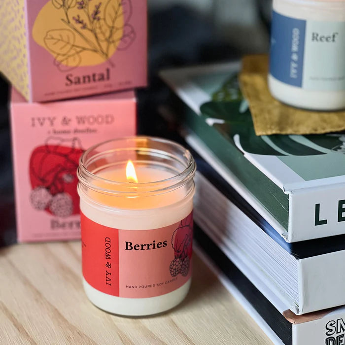 IVY & WOOD - Berries Scented Candle 'Homebody' Collection