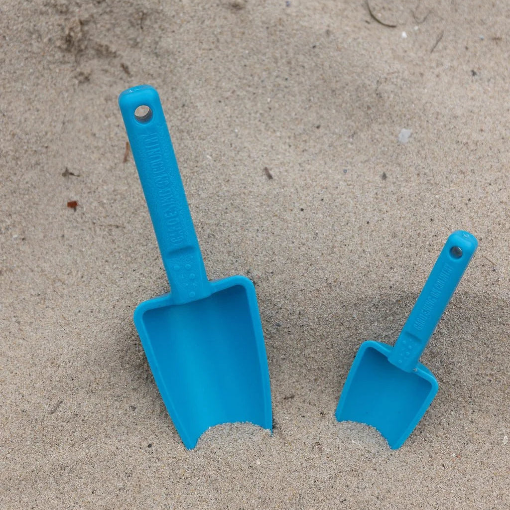GARDENING ON COUNTRY - Womby Hand Trowel  Kakadu Green — Recycled Plastic, Australian Made