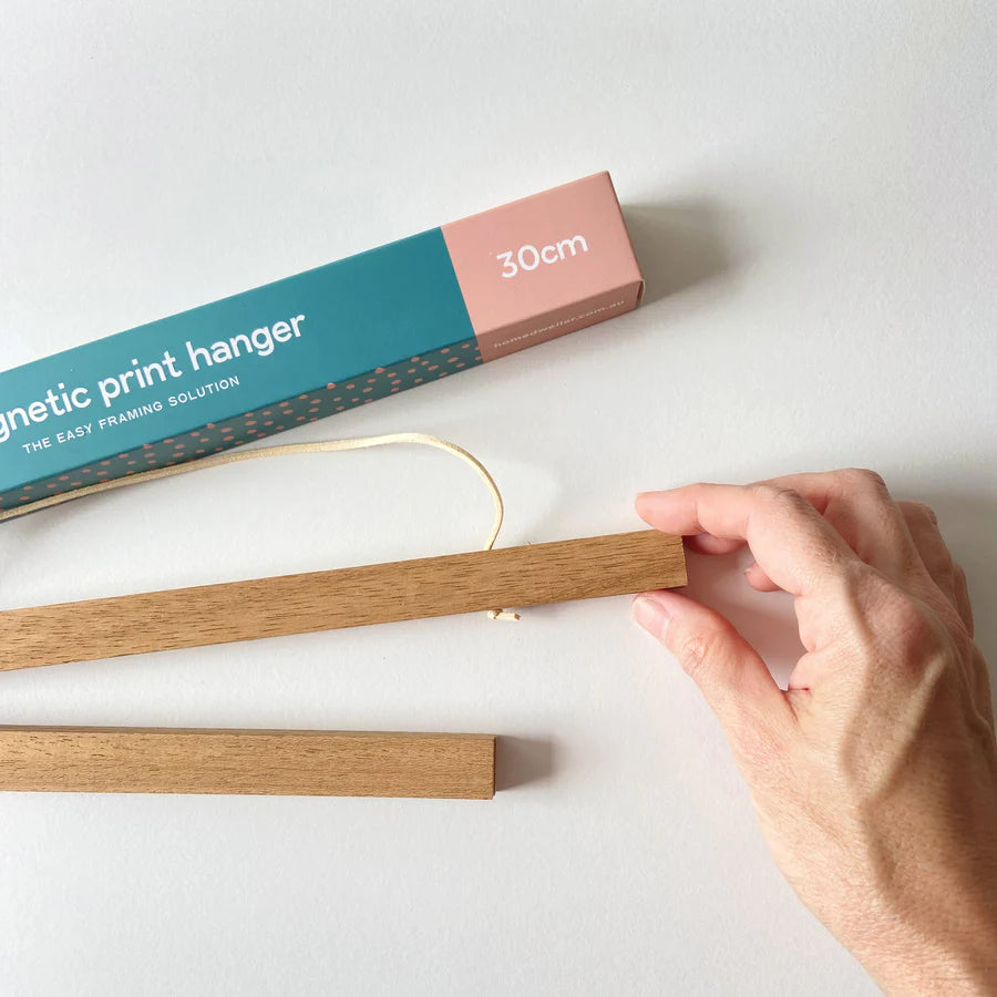 HOME DWELLER - 30CM MAGNETIC PRINT HANGER